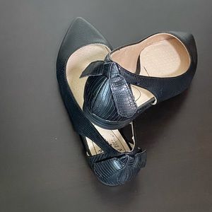 Life Stride cute black flats